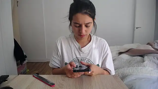 Snapshot of Contantin_helena chatting on 12-24-24, 12:33 Contantin helena online show from 12-24-24, 12:33