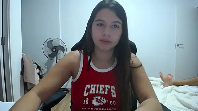 Snapshot of Contantin_helena chatting on 10-11-25, 07:23 Contantin helena online show from 10-11-25, 07:23