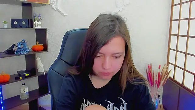 Snapshot of Lina_Brownie chatting on 12-14-24, 02:12 Lina Brownie online show from 12-14-24, 02:12