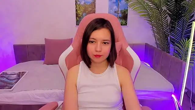 Snapshot of Lina_Brownie chatting on 02-19-25, 04:55 Lina Brownie online show from 02-19-25, 04:55
