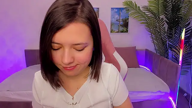 Snapshot of Lina_Brownie chatting on 02-22-25, 04:51 Lina Brownie online show from 02-22-25, 04:51