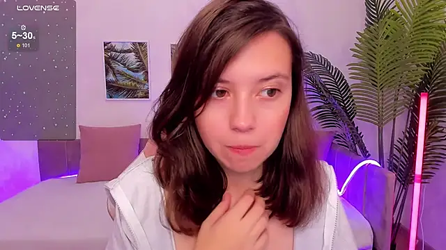 Snapshot of Lina_Brownie chatting on 09-21-25, 02:35 Lina Brownie online show from 09-21-25, 02:35