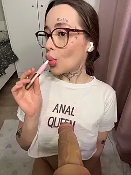 Snapshot of fuckdoll_18 chatting on 02-16-26, 08:10 fuckdoll 18 online show from 02-16-26, 08:10