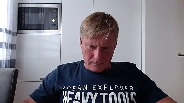 johnnym1 online show from 10-01-25, 02:45