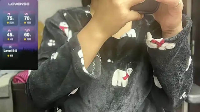 Snapshot of Spice-Summi chatting on 12-03-24, 01:54 Spice-Summi online show from 12-03-24, 01:54