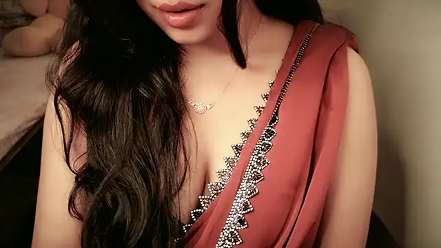 Snapshot of Spice-Summi chatting on 10-17-25, 02:08 Spice-Summi online show from 10-17-25, 02:08