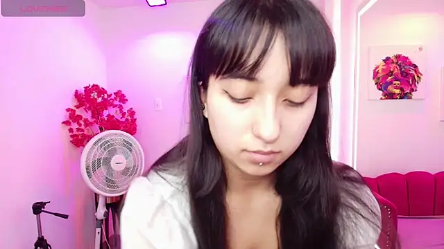 Snapshot of Miss_dolly_ chatting on 05-09-26, 12:21 Miss dolly online show from 05-09-26, 12:21