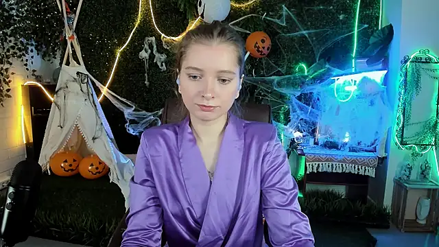 MayaSinabon online show from 10-21-25, 09:10