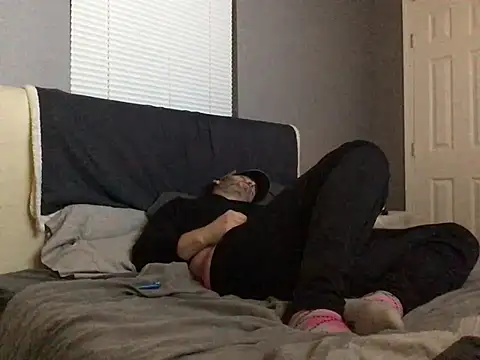 Snapshot of Cummerforyouu2 chatting on 02-22-25, 04:07 Cummerforyouu2 online show from 02-22-25, 04:07