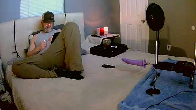 Snapshot of Cummerforyouu2 chatting on 03-13-25, 05:33 Cummerforyouu2 online show from 03-13-25, 05:33