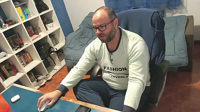 ravingr4d4 online show from 01-11-26, 01:10