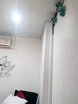 Snapshot of Daniela77771 chatting on 12-12-24, 02:22 Daniela77771 online show from 12-12-24, 02:22