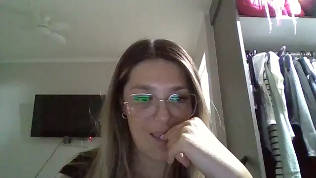 Snapshot of Daniela77771 chatting on 03-06-26, 01:46 Daniela77771 online show from 03-06-26, 01:46