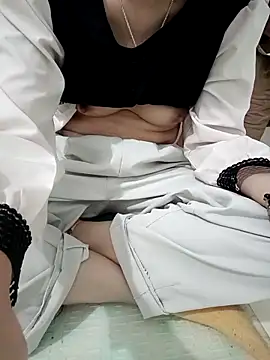 SweetGirl2k2 online show from 10-26-25, 09:37