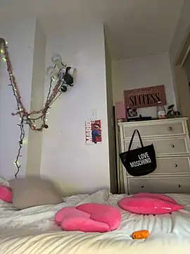 Snapshot of OriginalBarbieEst92 chatting on 01-10-25, 05:02 OriginalBarbieEst92 online show from 01-10-25, 05:02