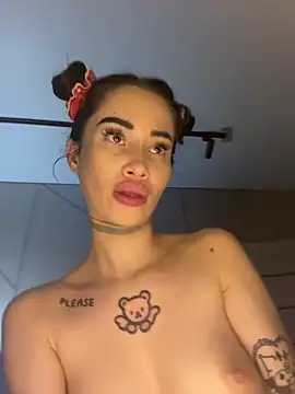 Yunasi online show from 12-18-24, 02:17