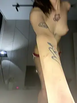 Yunasi online show from 02-13-25, 01:37