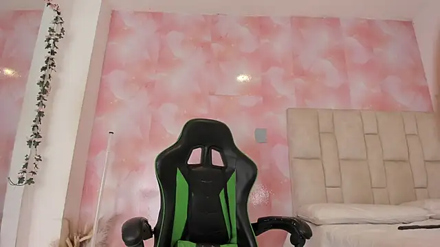 emily lean  online show from 04-08-26, 11:05