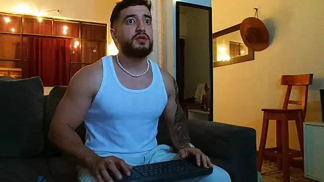 AndrewMartinez online show from 01-06-25, 04:36