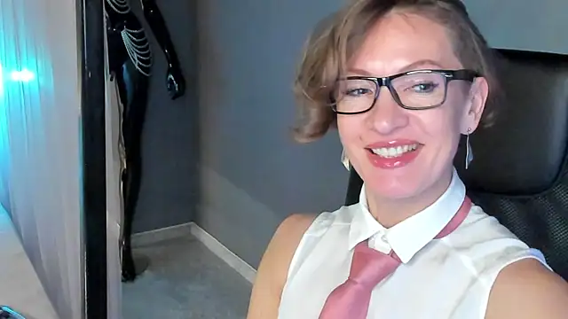 Dorothy Meyer online show from 01-10-25, 02:25
