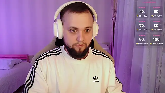 Snapshot of ChillyXO chatting on 01-13-26, 04:29 ChillyXO online show from 01-13-26, 04:29