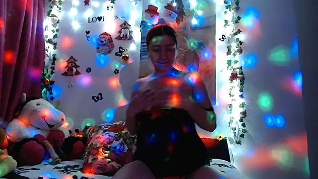 Snapshot of malusexy33 chatting on 12-14-24, 02:45 malusexy33 online show from 12-14-24, 02:45