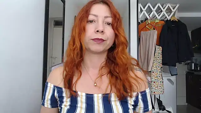 Snapshot of malusexy33 chatting on 03-12-25, 09:35 malusexy33 online show from 03-12-25, 09:35