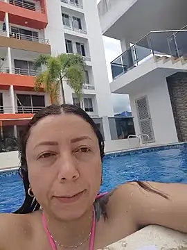 Snapshot of malusexy33 chatting on 09-26-25, 04:00 malusexy33 online show from 09-26-25, 04:00