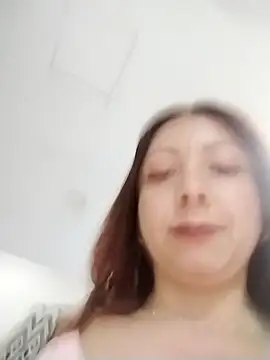 Snapshot of malusexy33 chatting on 10-28-25, 11:18 malusexy33 online show from 10-28-25, 11:18