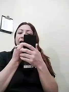 Snapshot of malusexy33 chatting on 10-31-25, 06:31 malusexy33 online show from 10-31-25, 06:31