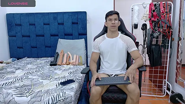 JoseRumbero26 online show from 09-27-25, 01:05