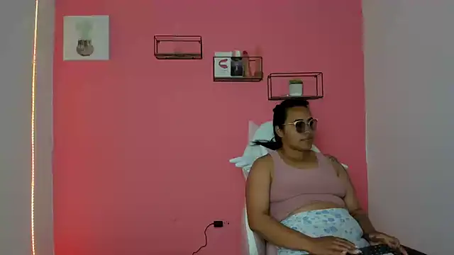 Tita dirty online show from 01-28-25, 04:52