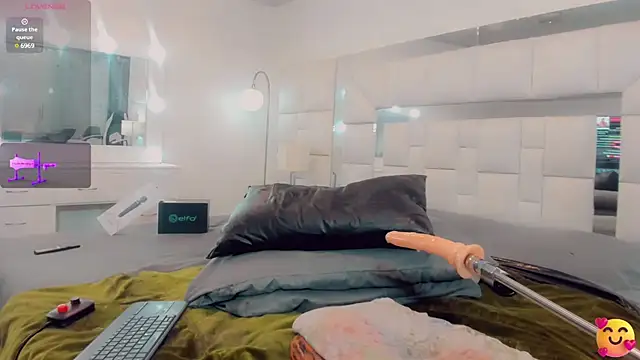  ChanellR  online show from 02-11-25, 02:46