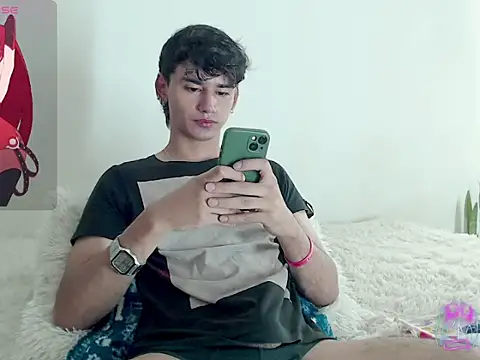 Snapshot of juan_stiven chatting on 06-15-26, 01:02 juan stiven online show from 06-15-26, 01:02