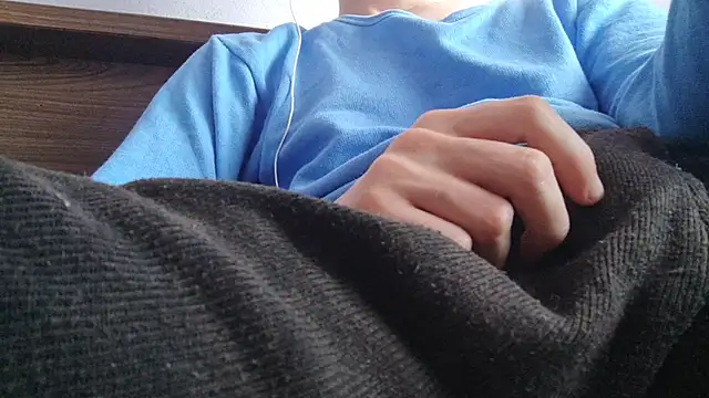 Snapshot of _Hocthus_ chatting on 03-09-25, 09:57 Hocthus online show from 03-09-25, 09:57