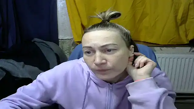 wLESLYMOSw online show from 12-22-24, 06:48