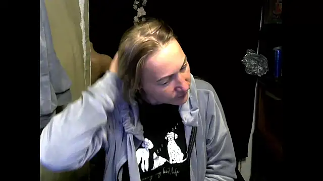 wLESLYMOSw online show from 09-27-25, 05:29