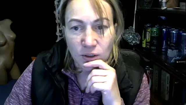 wLESLYMOSw online show from 10-17-25, 11:02