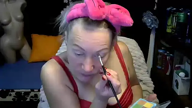 wLESLYMOSw online show from 11-06-25, 08:15