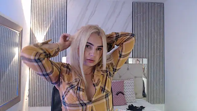 Snapshot of ashley__tylor chatting on 06-08-26, 03:56 ashley tylor online show from 06-08-26, 03:56