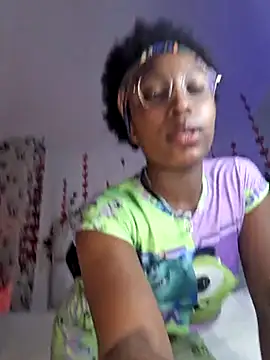 Snapshot of EmmaSanzz_ chatting on 02-10-25, 11:46 EmmaSanzz online show from 02-10-25, 11:46