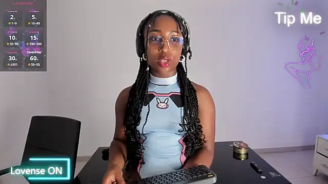 Snapshot of EmmaSanzz_ chatting on 02-22-25, 02:41 EmmaSanzz online show from 02-22-25, 02:41