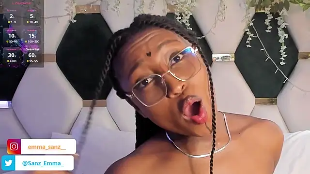 Snapshot of EmmaSanzz_ chatting on 03-06-25, 05:43 EmmaSanzz online show from 03-06-25, 05:43