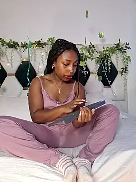 Snapshot of EmmaSanzz_ chatting on 03-15-25, 11:29 EmmaSanzz online show from 03-15-25, 11:29