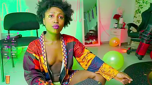 Snapshot of EmmaSanzz_ chatting on 09-28-25, 11:37 EmmaSanzz online show from 09-28-25, 11:37