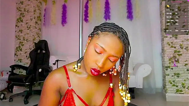 Snapshot of EmmaSanzz_ chatting on 10-04-25, 11:41 EmmaSanzz online show from 10-04-25, 11:41