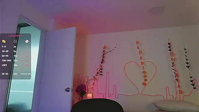 Snapshot of EmmaSanzz_ chatting on 10-11-25, 11:42 EmmaSanzz online show from 10-11-25, 11:42