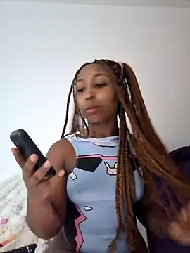 Snapshot of EmmaSanzz_ chatting on 11-26-25, 09:10 EmmaSanzz online show from 11-26-25, 09:10