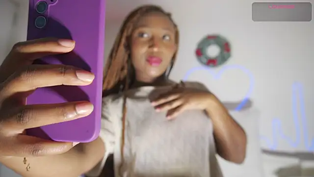 Snapshot of EmmaSanzz_ chatting on 12-01-25, 12:10 EmmaSanzz online show from 12-01-25, 12:10