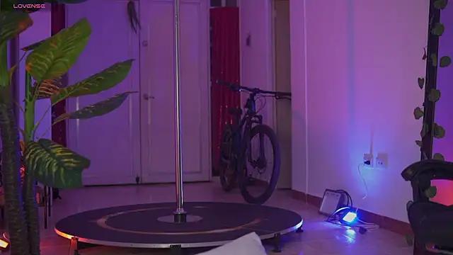 Snapshot of EmmaSanzz_ chatting on 02-27-26, 10:37 EmmaSanzz online show from 02-27-26, 10:37